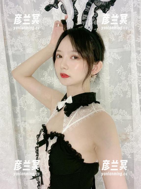 51酱 教室?不止书本,51酱的COS让人下载欲望大增,只可惜作业还在等着我…