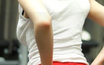 Hyoyeon(김효연)的旗袍真的很带感，原图里每个细节都很迷人，下载之后也许能带来点启发呢？