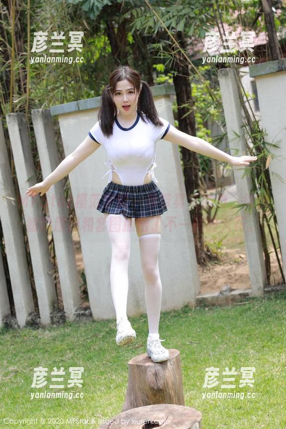 MFStar模范学院 - 吊带真有魔力，徐媛媛的原图和套图擦出了不一样的火花。