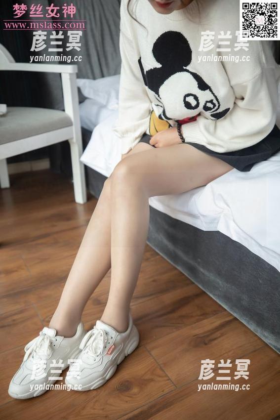 MSLASS梦丝女神 - 乔儿的黑色校服照，竟然有种无法言喻的熟悉感，原图不容错过！