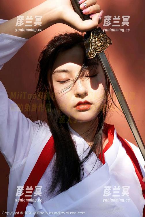 MiiTao蜜桃社 - 看吴凯莉Kelly这组漂亮的免费作品，裸足也有自己的风味，太迷人了。
