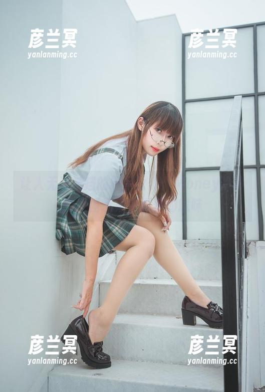 Money冷冷 让人无法抵挡的黑呆女仆:Money冷冷的原图选集中深藏的意味