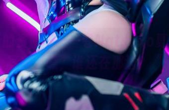 “夏天的资源——一卷Natsuko夏夏子的写真，瞧，谁还在那边？“