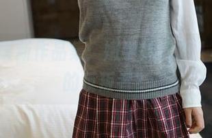 ROSI最新作品集：嫩学妹制服，校园风的反叛者？