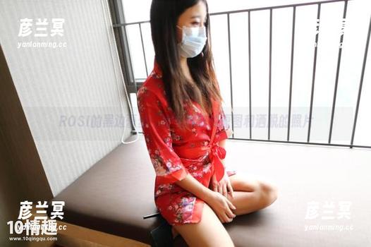 ROSI口罩 ROSI的黑边蕾丝:穿衣镜前的原图和洒脱的照片