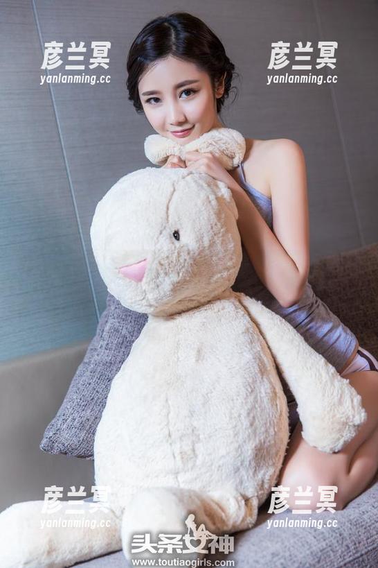 TouTiao头条女神 - 樊安妮水手服全集——穿上就能出海？梦见我了嘛