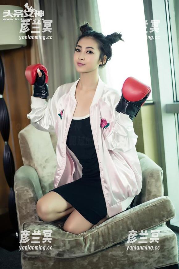 TouTiao头条女神-郭婉婷 TouTiao头条女神 - 郭婉婷,双马尾高清图集:你没见过的马尾飞舞大赛!