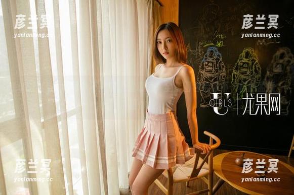 UGirls尤果网-孟狐狸 UGirls尤果网 - 不规则的透明感,全套图包给你不一样的孟狐狸体验。