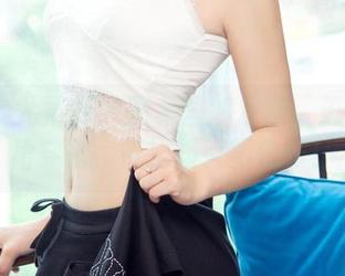 UGirls尤果网 – 图集里的反叛：王瑞儿短裙穿搭，叛逆却又不做作！