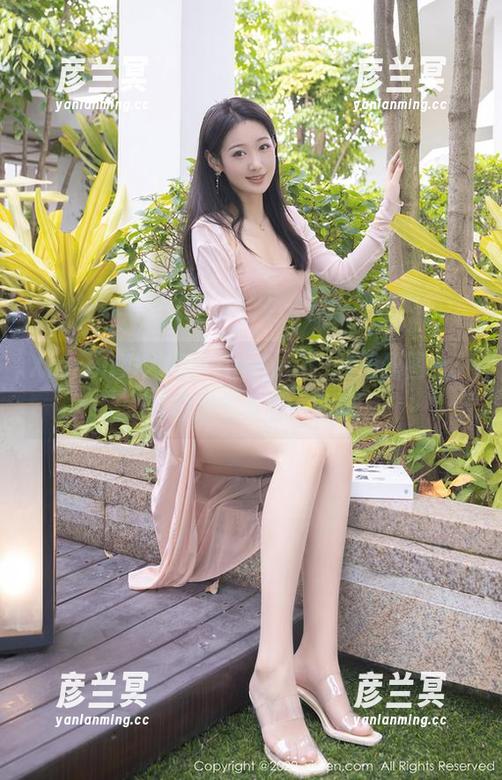 Xiuren秀人网 - lingyu69的蕾丝图集：看着就想多看一眼嘛