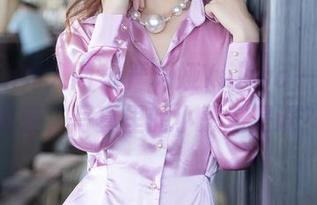 Xiuren秀人网 – 严利娅Yuliya一身兔女郎装，写真里的小恶魔是谁？