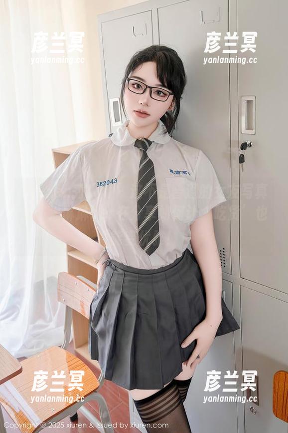 Xiuren秀人网 - 这不是普通的女友写真集，潘琳琳ber在分享如何让‘吃货’也能变优雅！