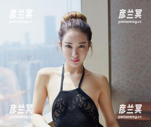 YouWu尤物馆-FoxYini孟狐狸 YouWu尤物馆 - 理想与现实的差距:FoxYini孟狐狸的白丝图集,心中默念太美了呀。