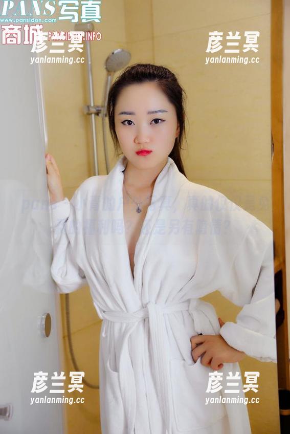 pans-小青 pans - 小青的户外写真,真的仅仅是免费的福利吗?还是另有隐情?
