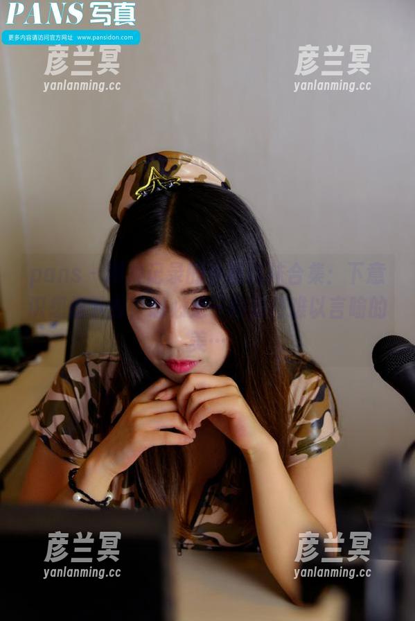 pans-小颖 pans - 照片记录的小颖丝袜合集:下意识想捏下去,想必是一种如何难以言喻的美…