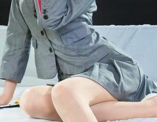 丽柜 – 凉儿与她的写真：雨后踏青，带点小风骚