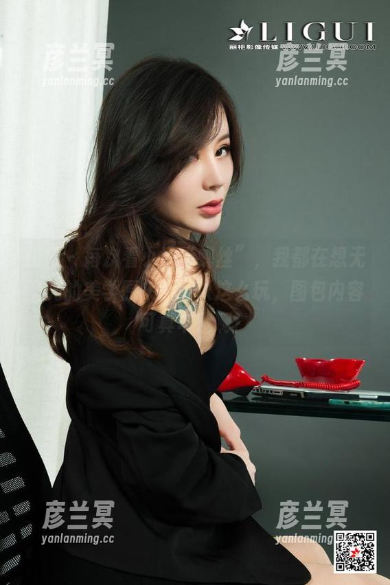 丽柜 - 每次看小涵“蝉丝”，我都在想无圣光的美学原来还可以这么玩，图包内容可真丰富啊！
