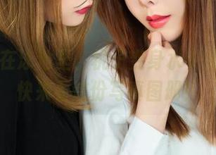 丽柜 – 在泳池里，桃子变身水中精灵——快来看这份写真图册！