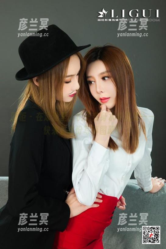 丽柜-桃子 丽柜 - 在泳池里,桃子变身水中精灵——快来看这份写真图册!