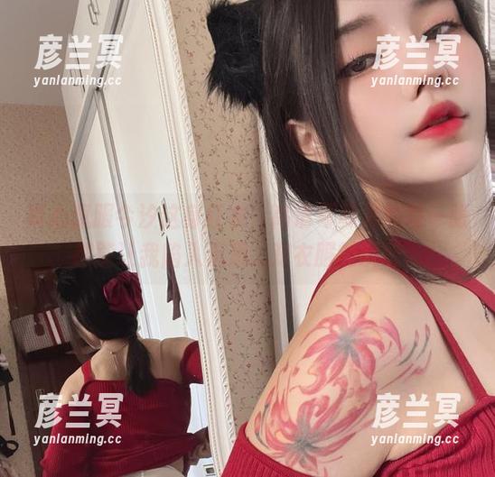 真心佩服今汐这身红衣，高清写真集的每一张都能让我陷入沉思...对衣服的沉思。