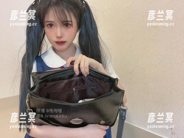 倦倦喵 书包里装的不止书,来瞧倦倦喵的高清分享,有点意思哦