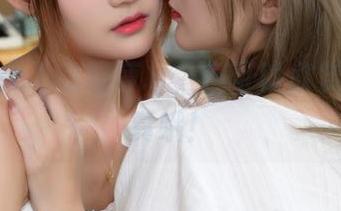 兔子Zzz不吃胡萝卜，但可以欣赏樱语写真哦！
