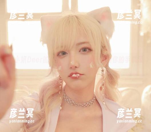啾小妍Deer 啾小妍Deer的妍宝下载,随时随地为你的手机添加点小色彩!嘿嘿。