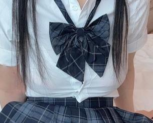 失眠小宁的黑丝死库水COS，原图如梦初醒，心里暗叫