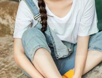 头条女神 – 刘瑾希白裙图册：我觉得到底是多少面镜子，想不透？