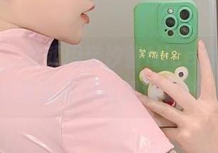 美图不够，那就用奈汐酱Nice的粉色写真来弥补你的视觉乏味