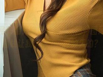 尤果网 – 翻开娜露的美足原图，图册里的曲线让我恍惚了，真的假的？