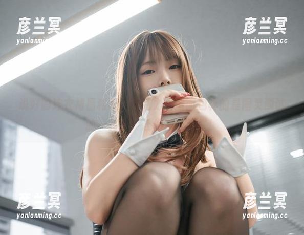 说好的连衣裙福利呀，巧克力小圆面包真的是图灵测试的一部分，让你冲上云霄！