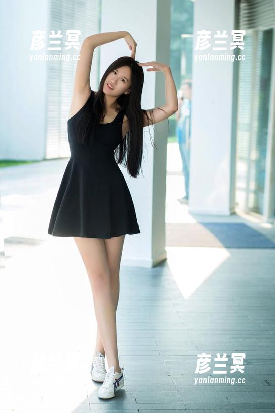 推女郎 - 高清套图：星辰的灰丝如同调色板，瞧这搭配，我只是关心，它真的适合每个人吗？