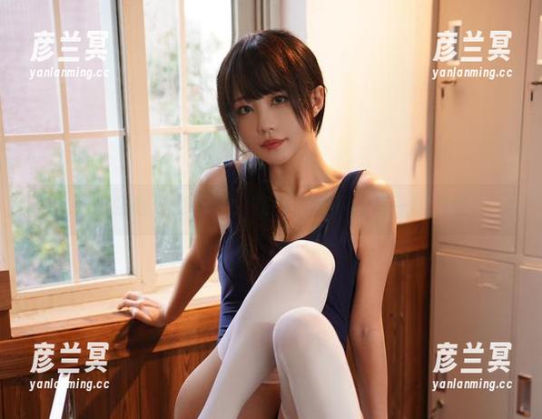 无影喵喵定制写真：在山城洒下的每一缕柔情