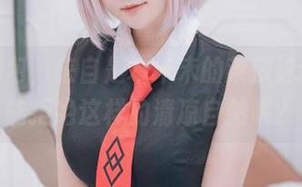 最新图包，来自是本末末的莱莎泳装，谁能拒绝这样的清凉自拍呢？