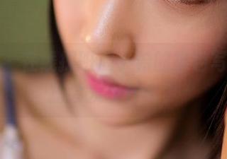果团网 – 在线探班周于希的粉色写真，猜猜会发现什么？