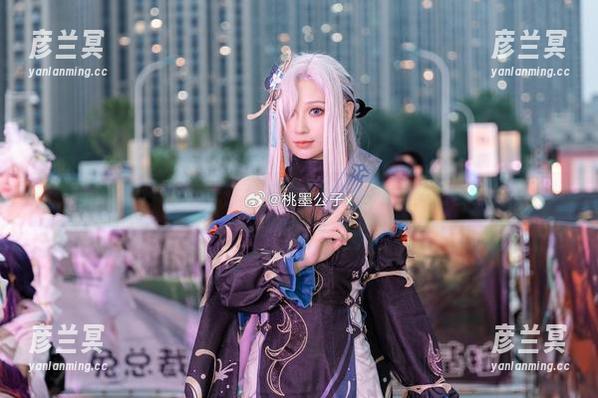 桃墨公子 逃不开的目光:桃墨公子的希娜小姐美图合集
