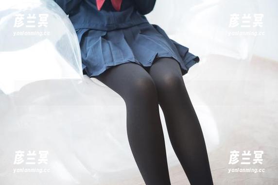 森萝财团-乃乃子 森萝财团 - 谁说裸足不能有态度?乃乃子的写真打破常规!