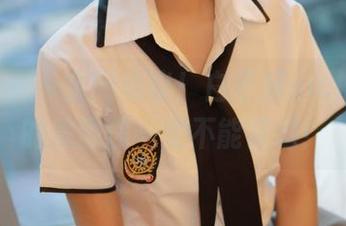 模范学院 – 全网热议！白子嫣nicky泳池的美图你一定不能错过！