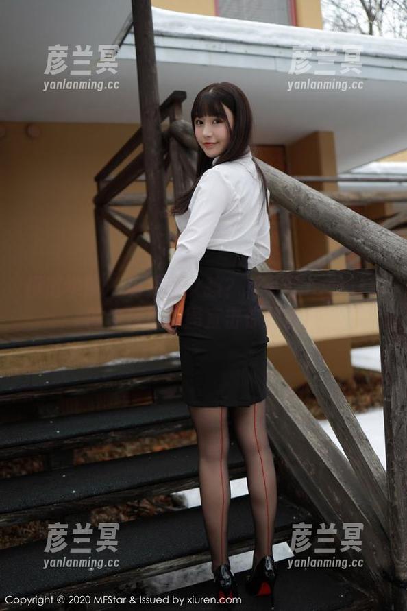 模范学院-蒋小静Jessica 模范学院 - 街头酷女孩?蒋小静Jessica的牛仔裤美图直击你的心!