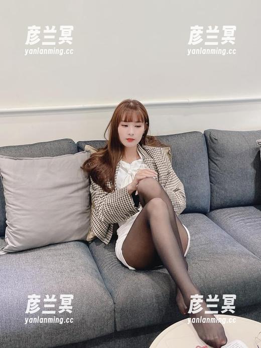 高清原图！泥泥汝不仅是女郎，还是OL界的小精灵，谁能拒绝？
