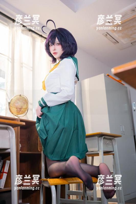 清水由乃：看她如何在田园蕾丝裙中消失在我的画面里
