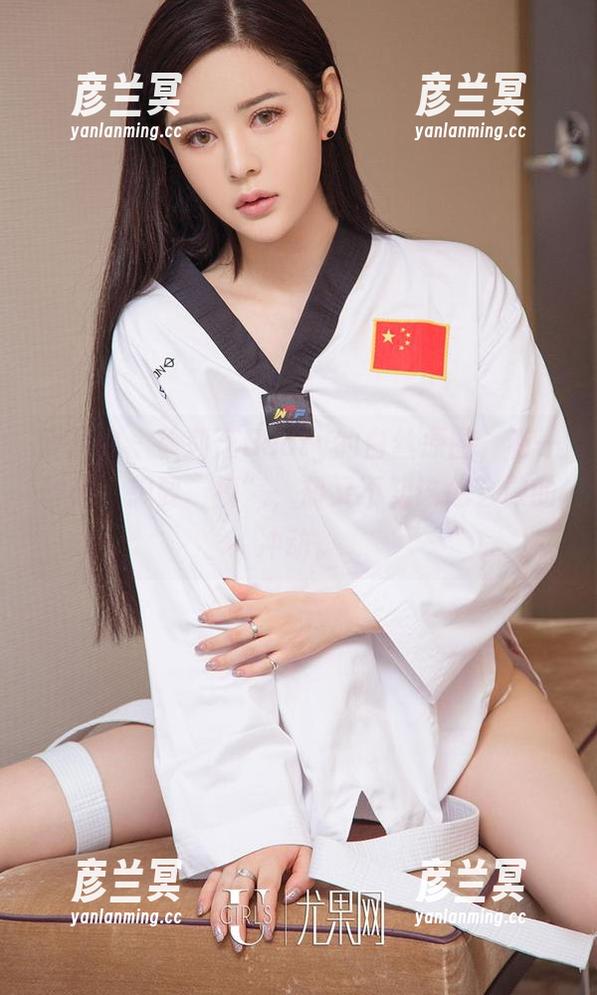 爱尤物-徐莉芝Booty 爱尤物 - 徐莉芝Booty的白丝原图,有一种让人想要“摸”,却又不知该怎么做的冲动。