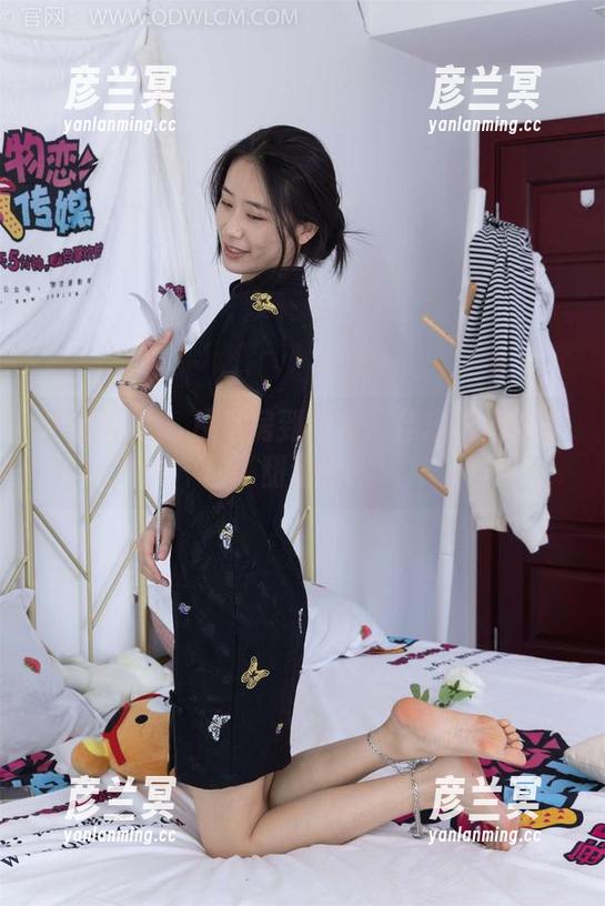 物恋传媒 - 从私房到图包：佳琪的记忆成了甜甜圈！