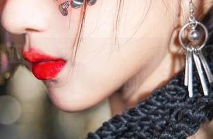 瓦斯塔亚小龙虾的裤里丝图册：当cos遇上意想不到的潮流