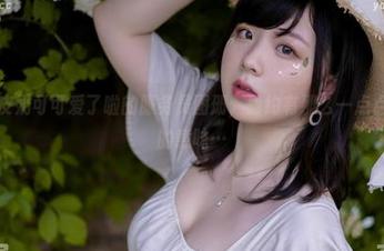 高清皮皮奶可可爱了啦的服务员图册，隐约有那么一点点不正经的意味…
