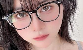 看！眼酱大魔王w的试衣间现场，无修图片大胆挑战！