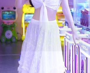 秀人网 – 抓紧全套图包！Zoe柚柚女王的模样让人忍不住多看几眼？