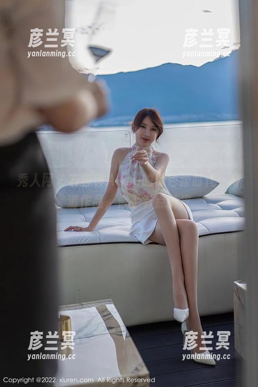 秀人网-容容容Alice 秀人网 - 容容容Alice的黑色新时代,高清作品,似乎有点俏皮