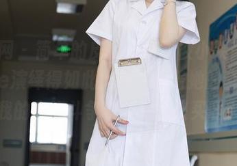 秀人网 – 简单的皮衣，竟能被小茉莉jasmine演绎得如此出色，看着她的套图，我的内心斗争着…到底该买吗？